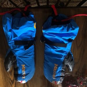 AVAILABLE Marmot 8,000 meter mittens